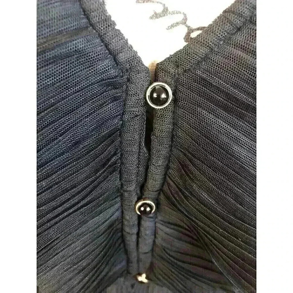 It’s Fashion Medium Black Ruffled Sheer Crop Top Button Front Sleeveless NWT - Picture 2 of 6